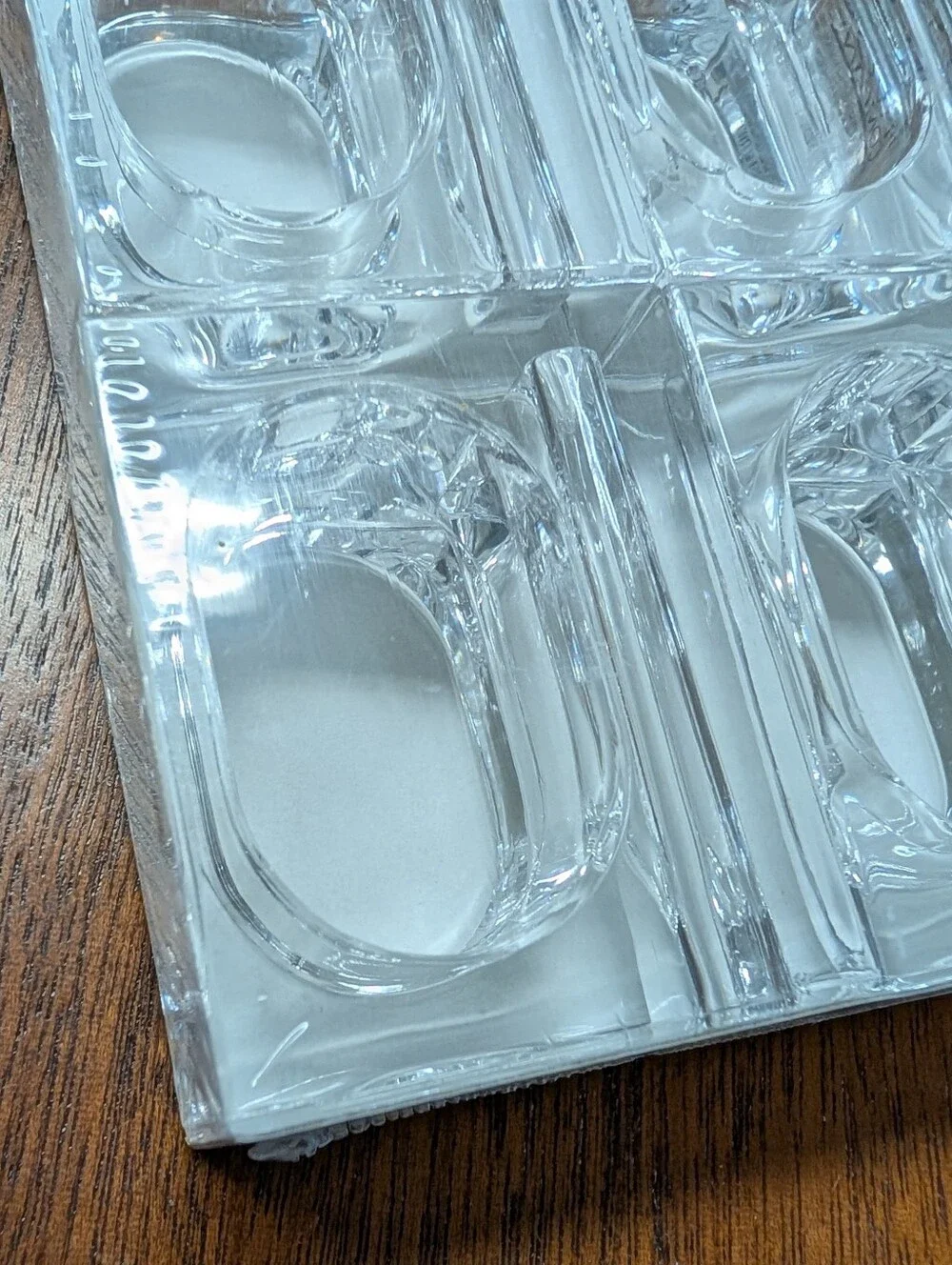 new A LA CARTE by TWO'S COMPANY flower napkin holder set of 12
